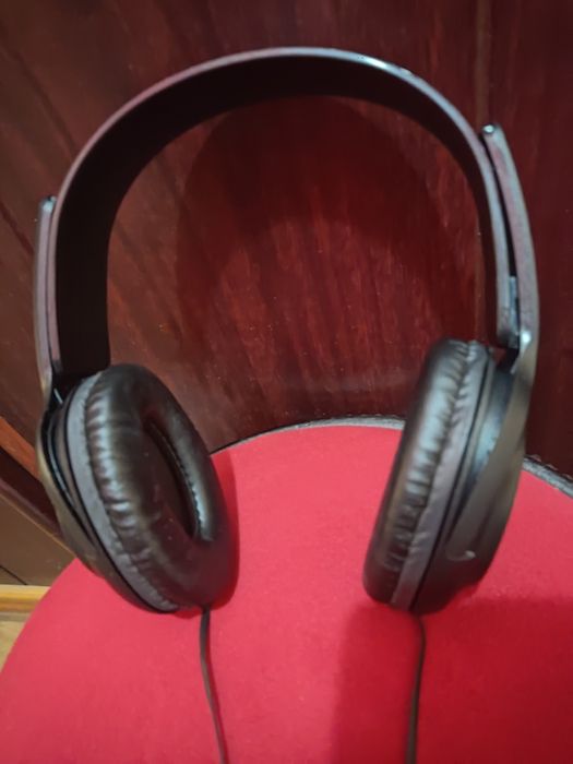 Скидка!Новые накладные наушники,в коробке