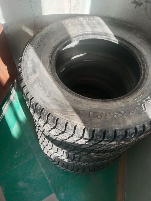 Б/у шины от  УАЗ