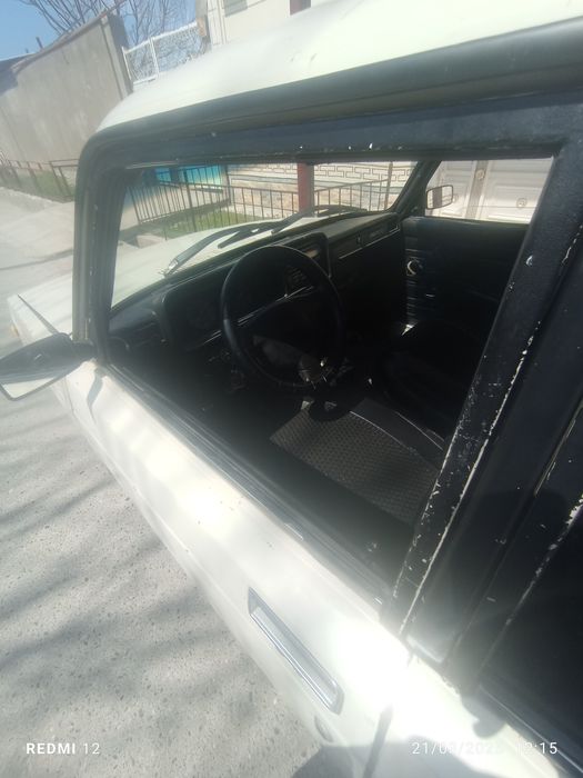 Vaz jiguli 2107  Yili 1990 Dokument generalniy Narxi 15 mln