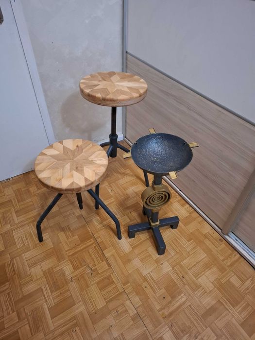 Дървени табуретки