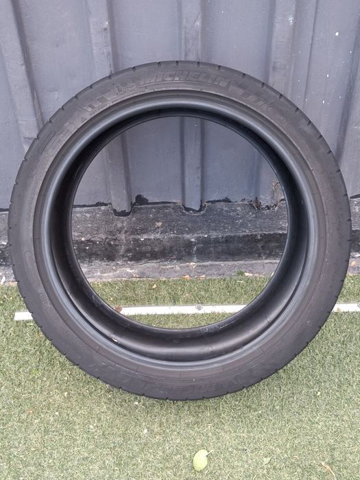 O anvelopă de vară MICHELIN  265 /35 R19