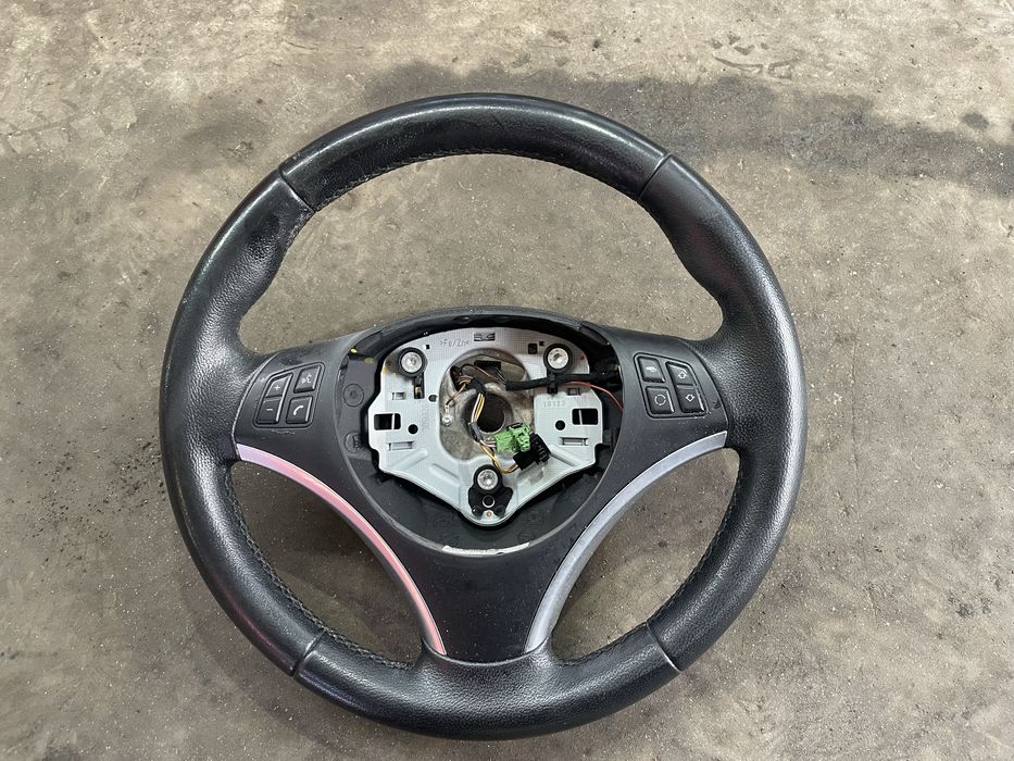 Волан БМВ Е90/ е91/ х1 и др (volan bmw e90)