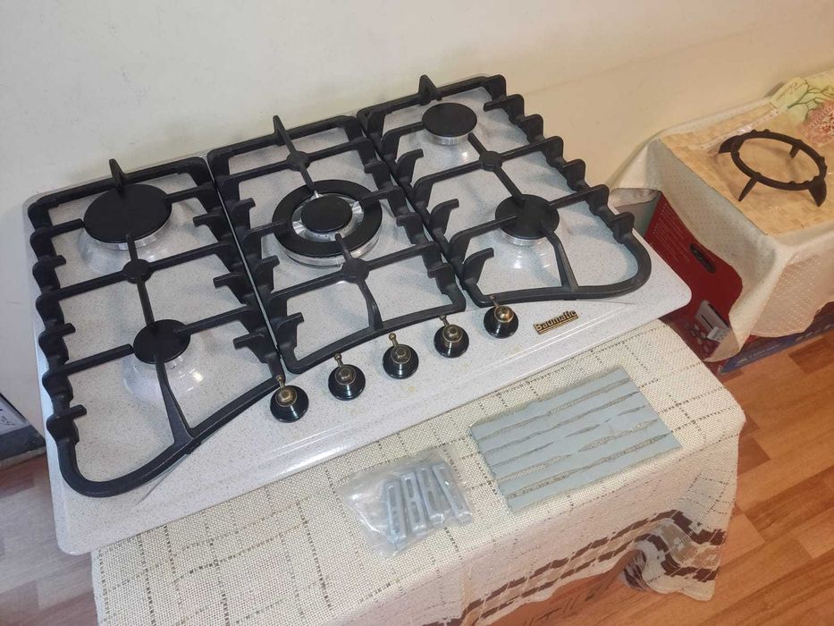 Plită gaz incorporabilă BAUMATIC 4 arzătoare + 1 wok  Avena Rustic