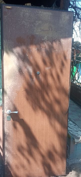 Дверь железная входная