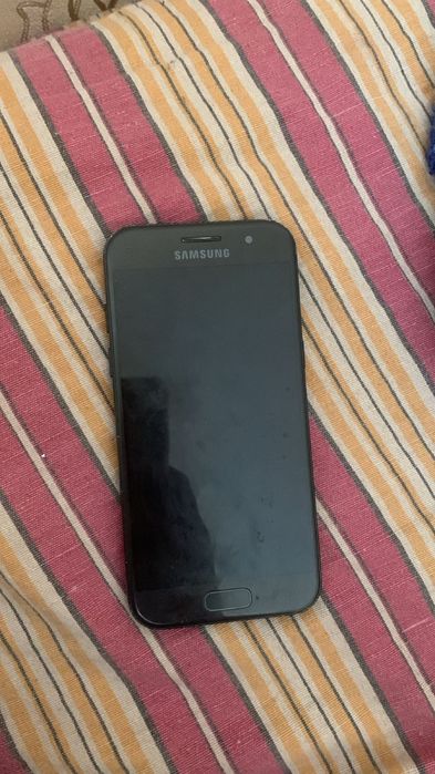 Самсунг А 3(2017) года