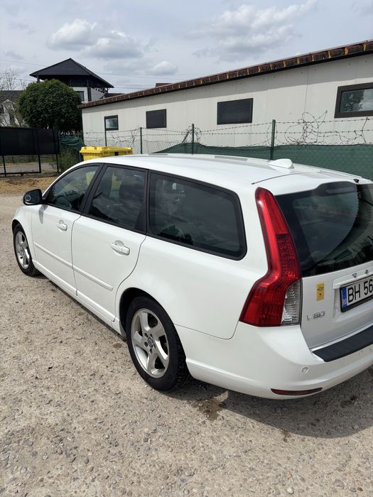 Vînd volvo V50  D2