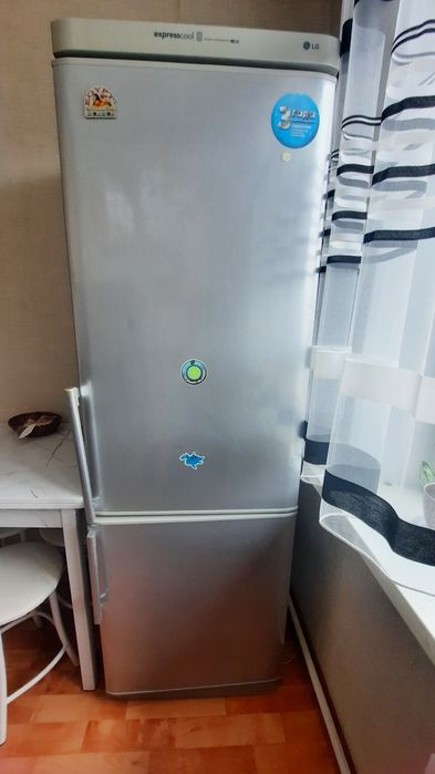 Холодильник  LG бу