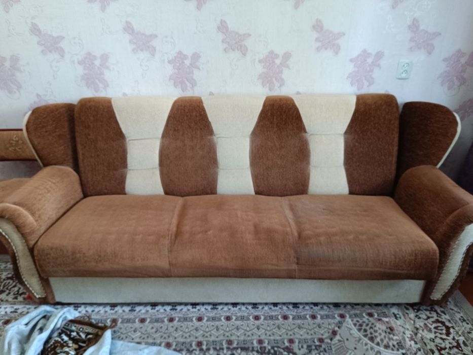 Продаются диван с креслом , шкаф и стулья