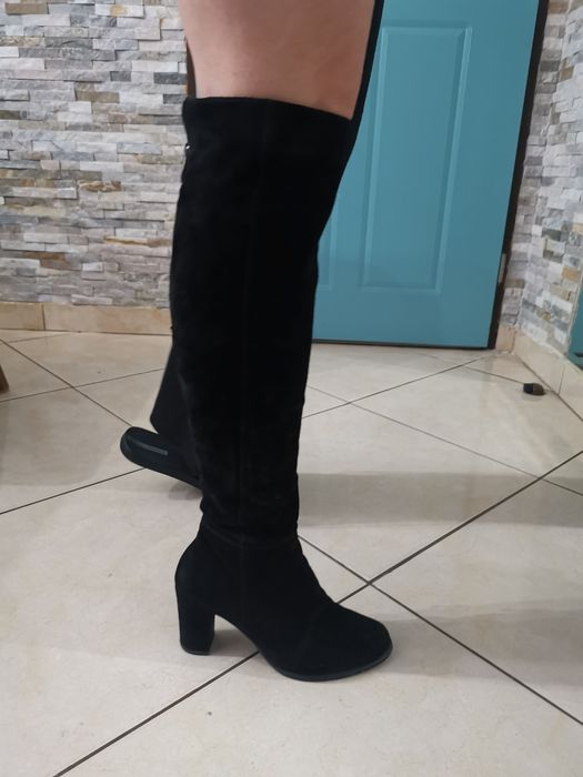 Vând cizme lungi, piele întoarsă, 38