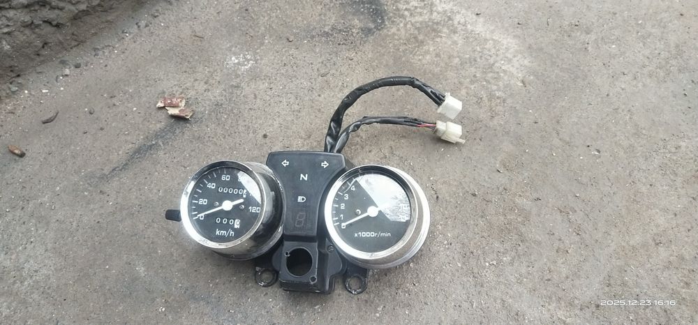 Moto Dugasu 200 250cub plastiklari sotiladi