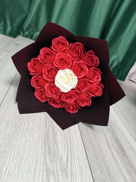 Buchet cu 19 trandafiri de sapun