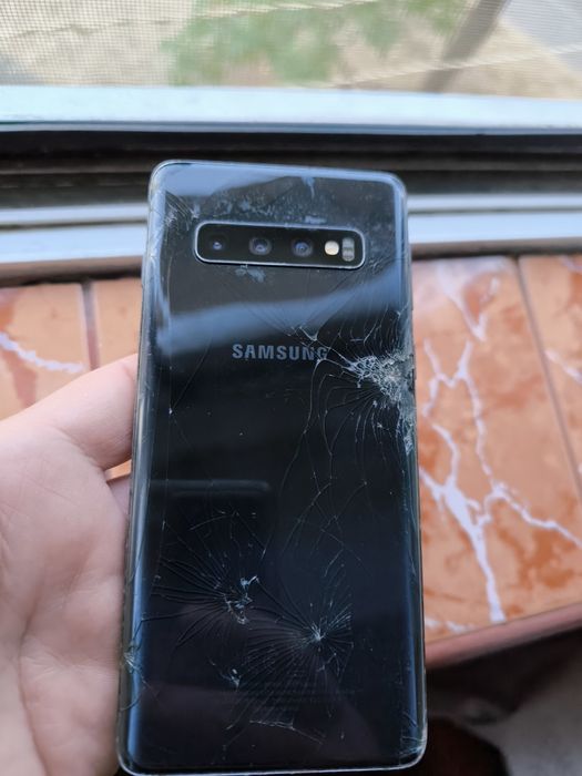 Telefoane pt piese sau reparație !!Sunt 8 bucăți se vând doar toate !