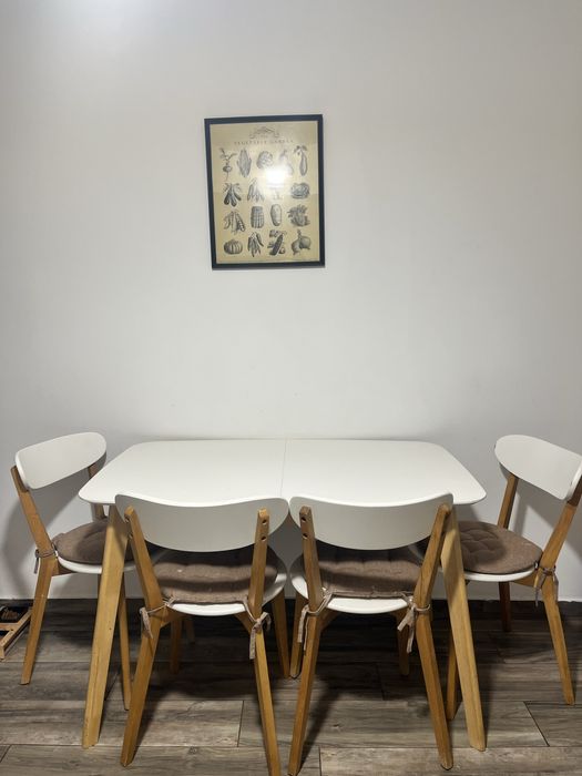 Masa extensibila de bucatarie cu 4 scaune