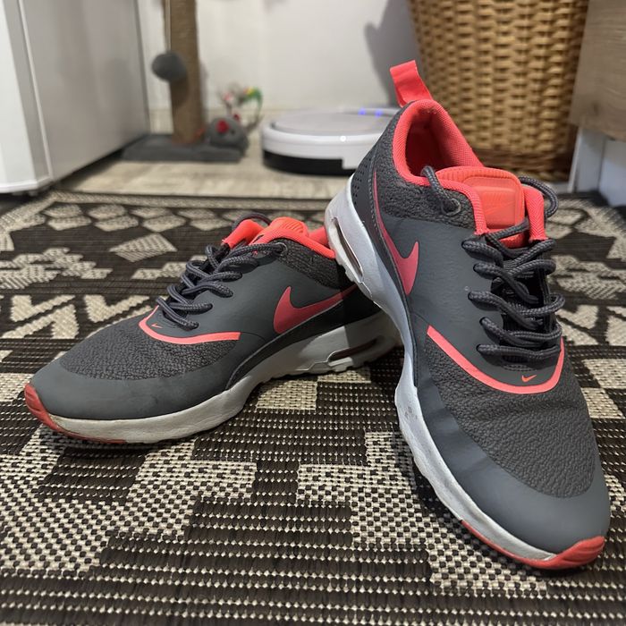 Оригинални маратонки на Nike