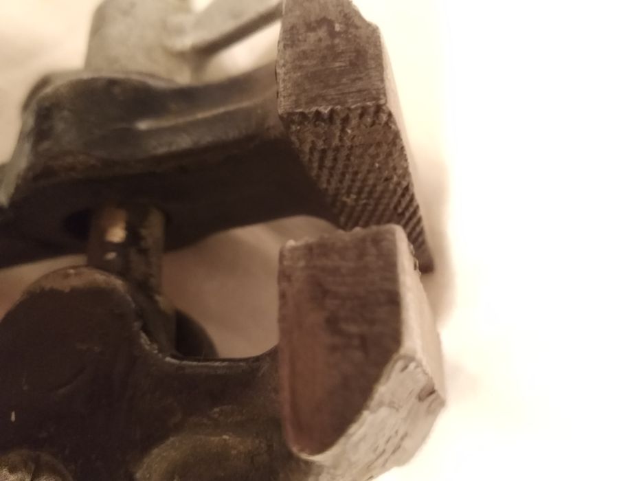 Тиски СССР. Ручной инструмент