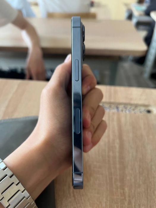 iPhone 13 Pro Blue срочно сотилади