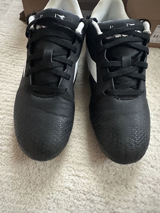 Детски футболни обувки бутонки diadora 36 и 36 1/2 номер