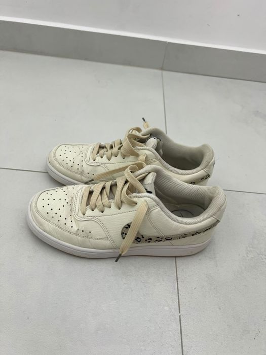 Vand adidasi piele Nike