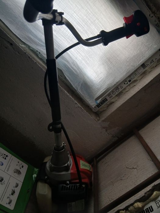 Motocoasă pe benzină IBC BC 4315, în stare foarte bună, bine întreținută și gata de utilizare.