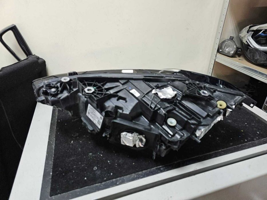 Десен фар за BMW 3 4 M3 M4 Laser G20 G22 G80 G82  в отлично състояние.