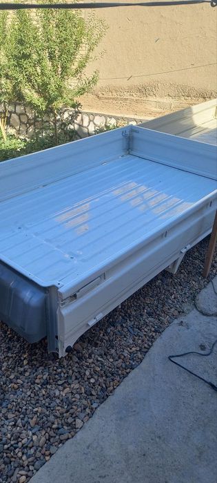 Labo bort poli bilan birga