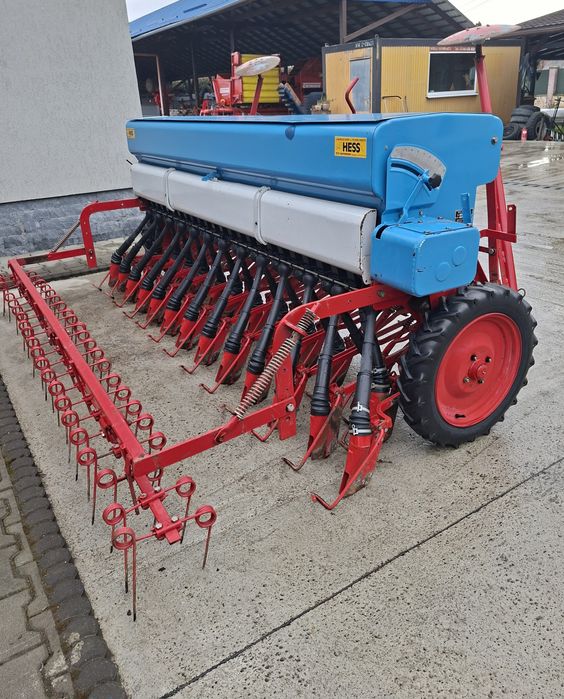 Semănător de păioase 3M  pe 25 rânduri