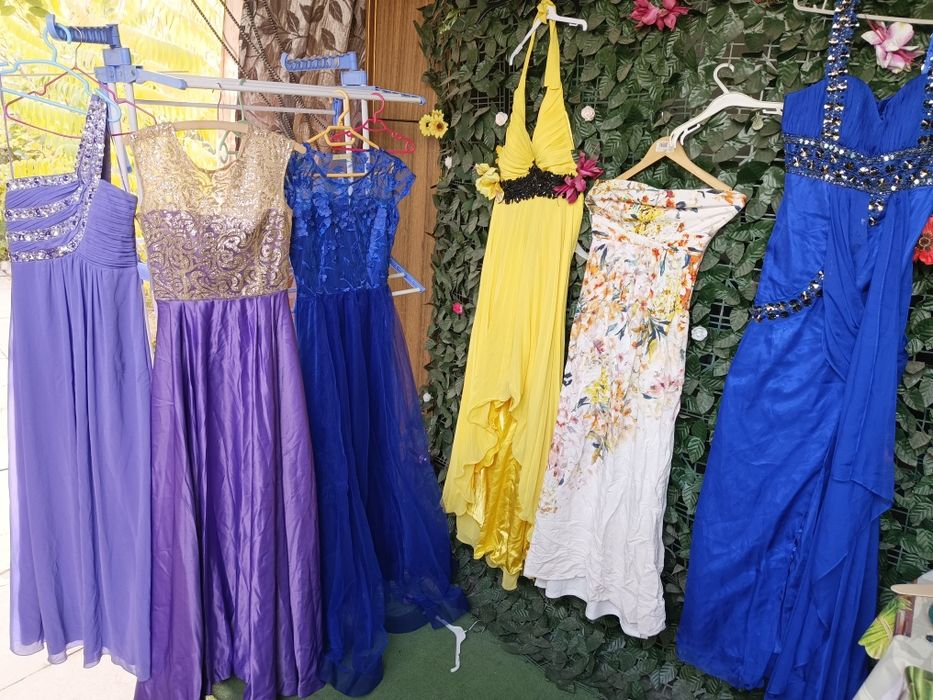 Продам вечерние, нарядные платья