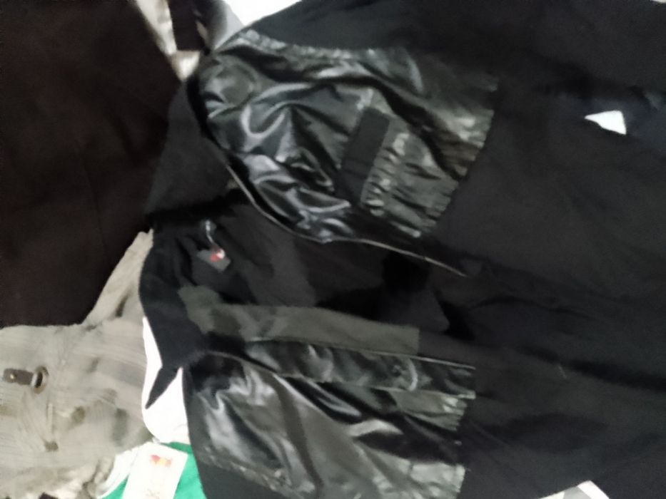 Дрехи на едро и дребно