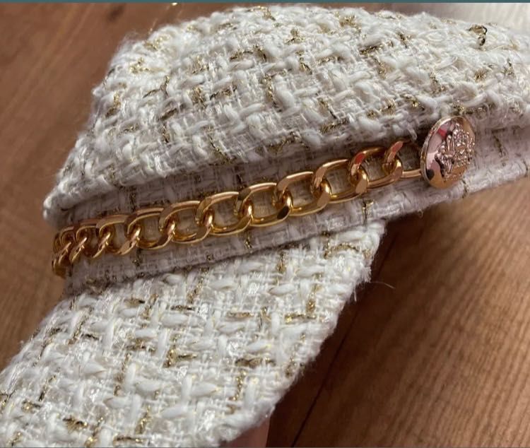 Дамски шапки 4броя