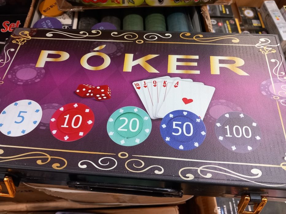 Set poker 300 jetoane imprimate din plastic, carti, zar, chips. Nou!