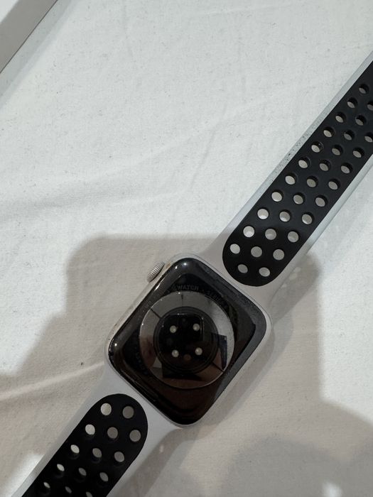 Apple Watch Series 6 * 44 mm * GPS + Cellular * Aluminiu