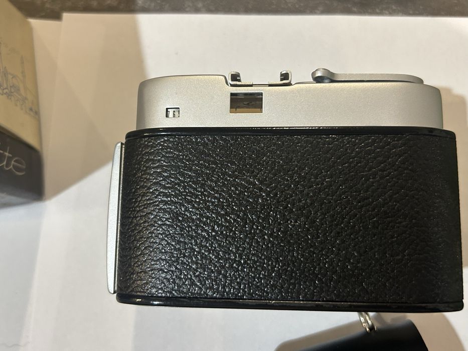 Продавам фотоапарат Beirette Priomat, Meritar 2.9/45 - отл. състояние