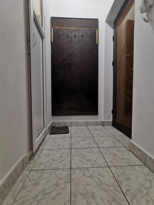 Etajul 2 / 2 camere / Rogerius