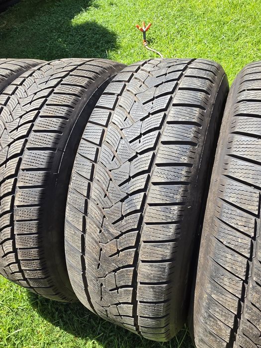 Зимни джипови гуми Dunlop 235 60 18