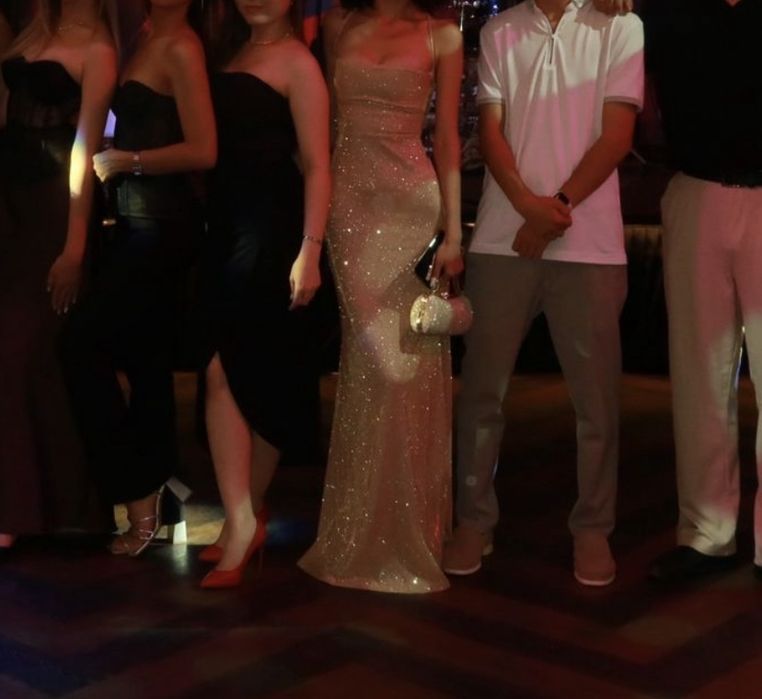 золотистое вечернее платье