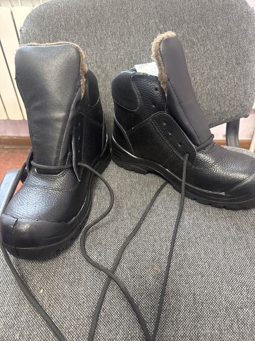 Ботинки утепленные 38 размер