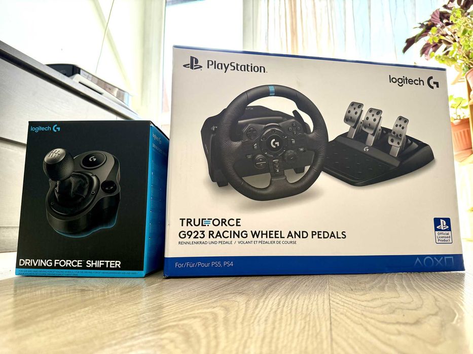 (като ново с гаранция) Logitech G923 + Скоростен Лост за PS + PC