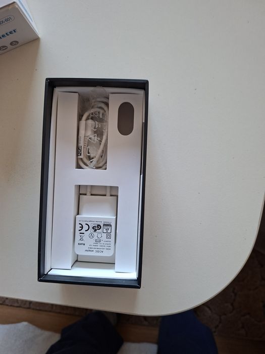 xiaomi mi8- 100лв. В перфектно състояние