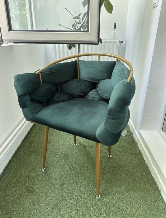 Scaune verde smarald