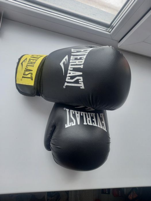 Продаётся перчатки боксёрские