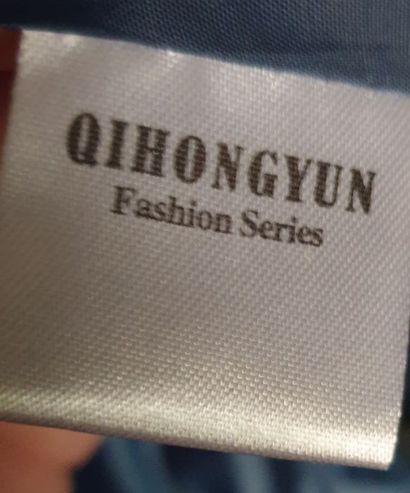 Продам женский пуховик.