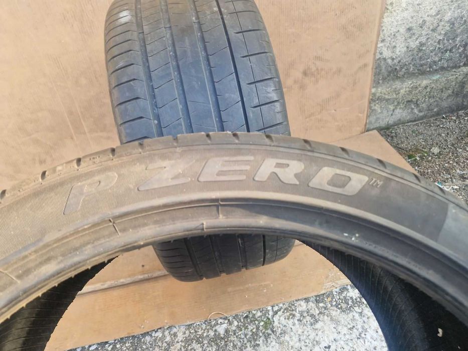 2 Pirelli R23 325/30 Летни гуми  DOT1421