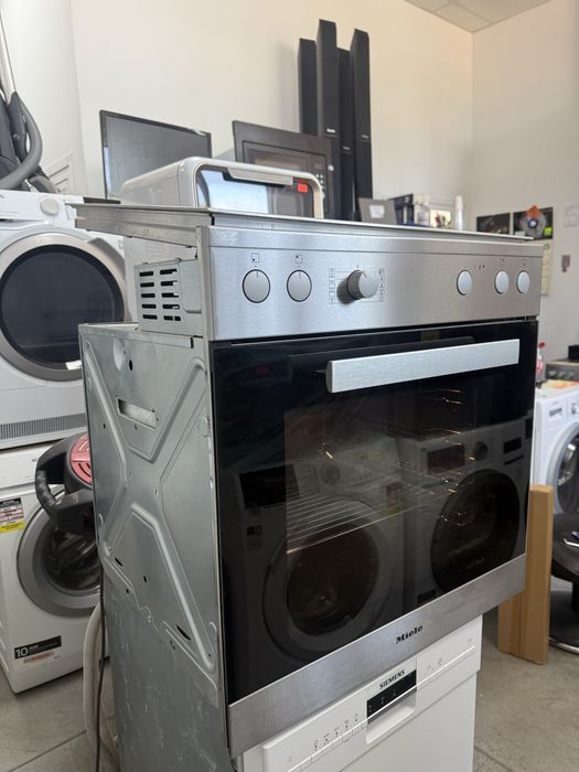 Фурна и плот за вграждане MIELE