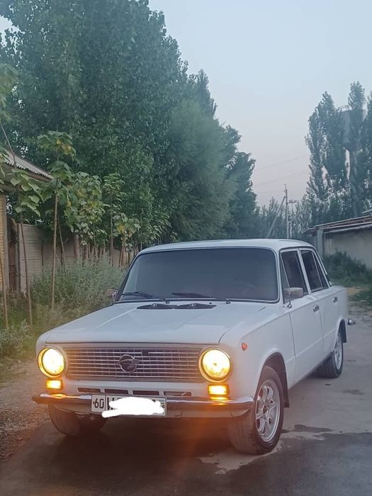 Машина 011 жигули