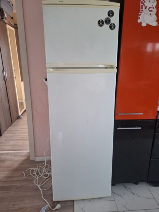 Большой холодильник