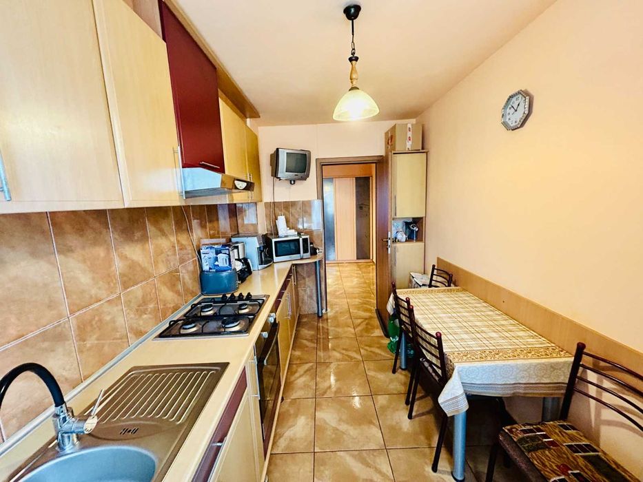 PERSOANA FIZICA inchiriez apartament 3 camere Str. N. Iorga