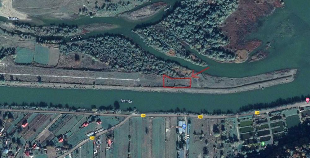 Teren 2850m Intravilan pe Malul Lacului Bistrița, Înconjurat de ape