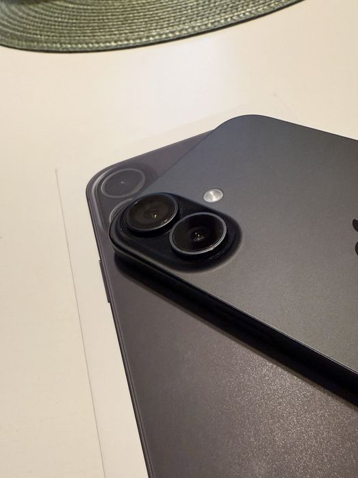 iPhone 16 negru, 128gb, baterie 100%