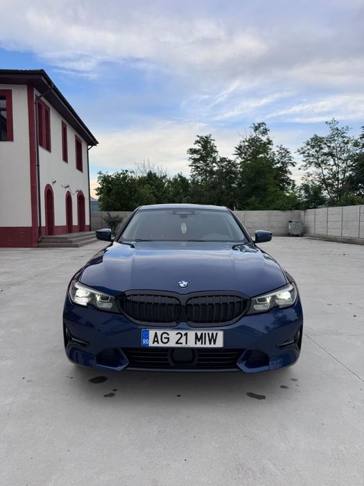 BMW Seria 3 VÂND BMW 320dXdrive 2021 Luxury Line