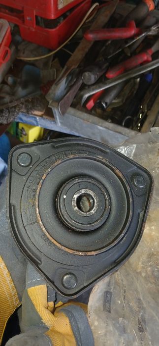 Продам опорный подшибник